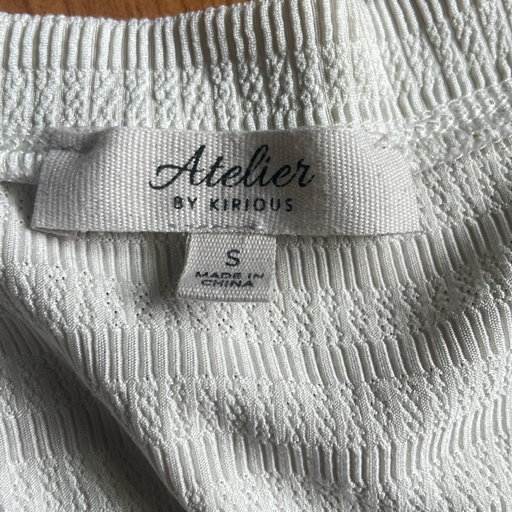 Atelier by kirious Cream Short Sleeve V-Neck Top - Picture 3 of 4